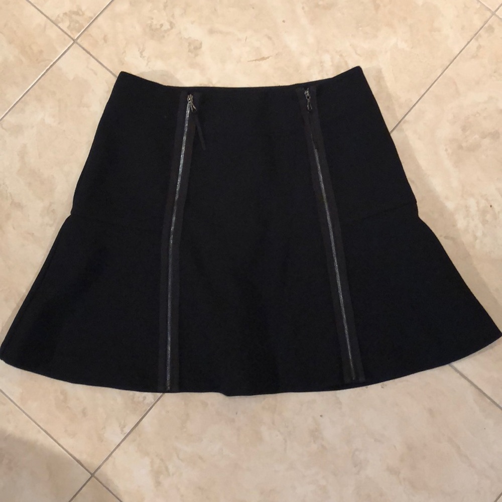 Zipper skirt